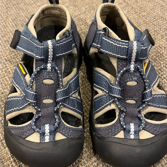 KEEN Kids Closed Toe Water Sandal - Picture 2 of 4